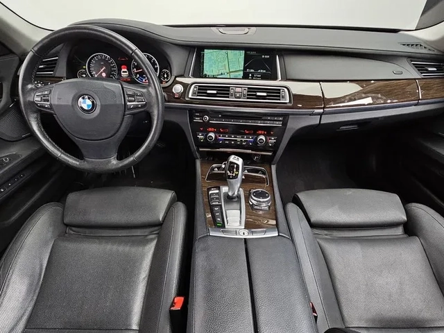 BMW 750 LI xDrive - автомобили, коли, обяви за нови и употребявани 6