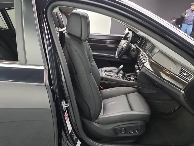 BMW 750 LI xDrive - автомобили, коли, обяви за нови и употребявани 11
