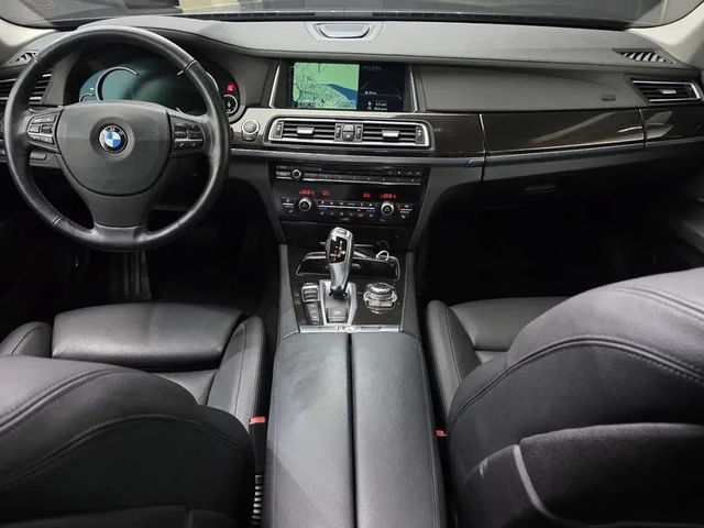 BMW 750 LI xDrive - автомобили, коли, обяви за нови и употребявани 6