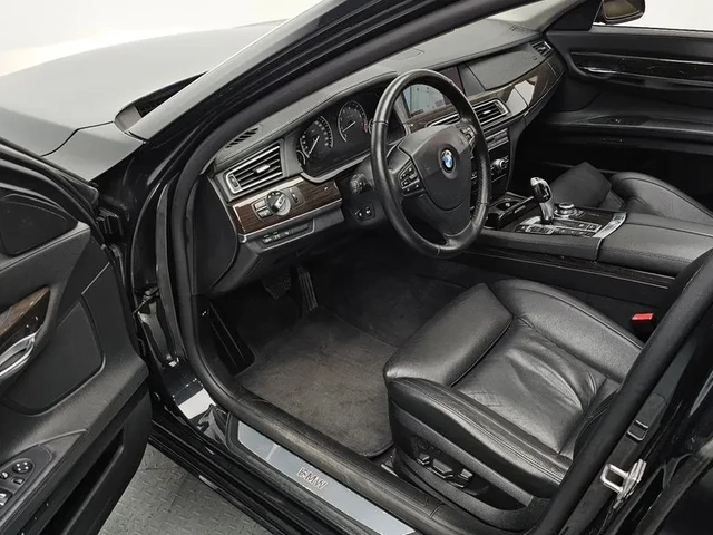BMW 750 LI xDrive - автомобили, коли, обяви за нови и употребявани 10