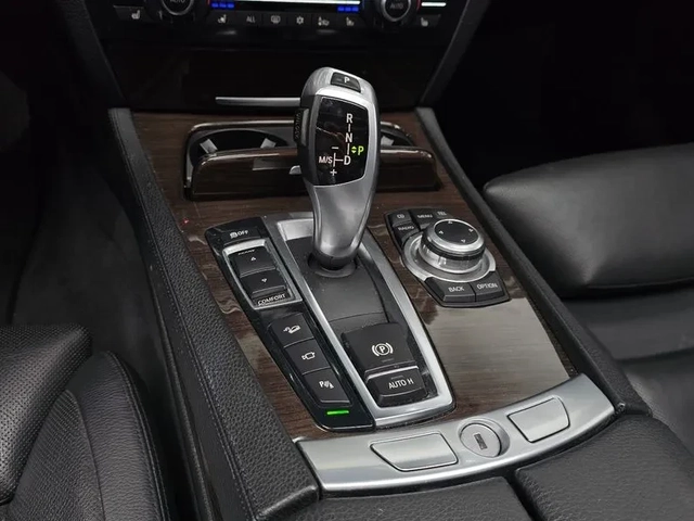 BMW 750 LI xDrive - автомобили, коли, обяви за нови и употребявани 8