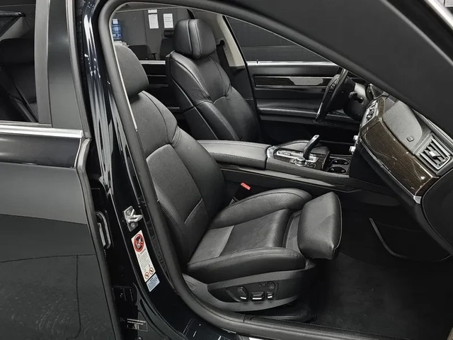 BMW 750 LI xDrive - автомобили, коли, обяви за нови и употребявани 9