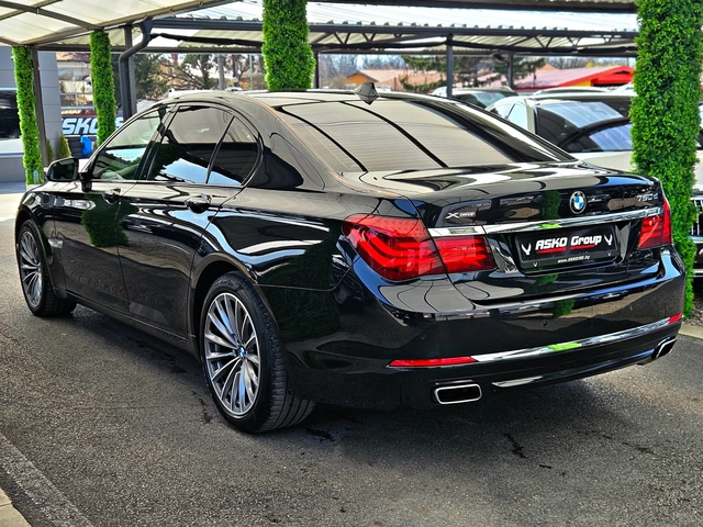 BMW 750 M/XD/SHADOW/DISTR/HUD/360CAM/ВАКУУМ/ОБДУХ/AMBI/LIZ - автомобили, коли, обяви за нови и употребявани 6