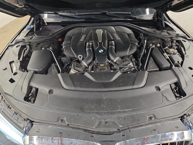 BMW 750 AWD* 93 000 KM * FULL EXTRAS - автомобили, коли, обяви за нови и употребявани 11