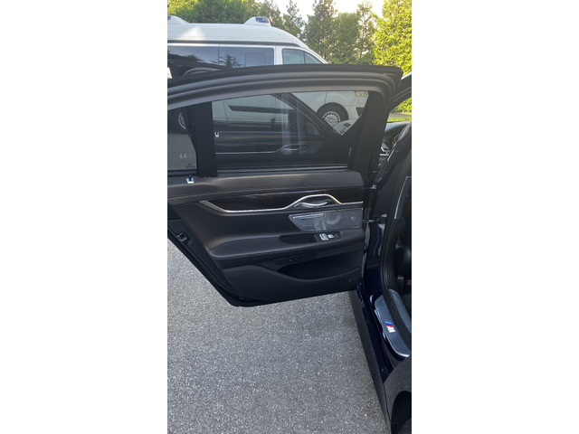 BMW 750 BMW 750 Уникат, Full, Massage, Bower & Wilkins - автомобили, коли, обяви за нови и употребявани 8