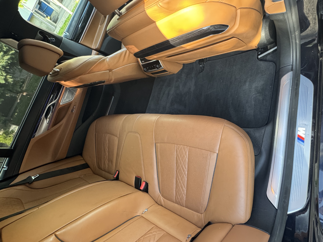 BMW 750 Carbon core M SPORT FUKK - автомобили, коли, обяви за нови и употребявани 11