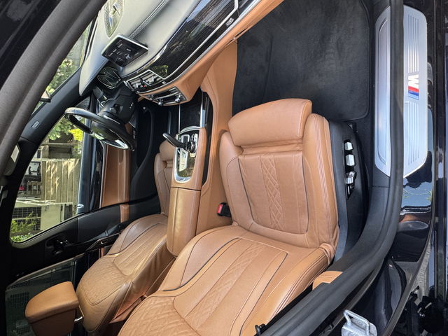 BMW 750 Carbon core M SPORT FUKK - автомобили, коли, обяви за нови и употребявани 9