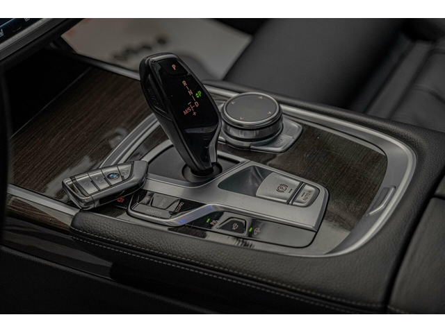 BMW 750 d/xDrive/Камера 360/RSE/HuD/Обдухване/Laser/Ambient/ - автомобили, коли, обяви за нови и употребявани 10