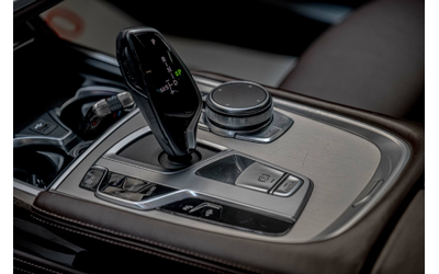 BMW 750 М-Packet/xDrive/Harman Kardon/HuD/Обдухване/Камера - автомобили, коли, обяви за нови и употребявани 9