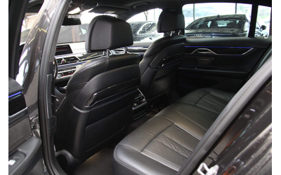 BMW 750 M-Perfomance/Laser/Алкантар/Virtual/Harman Kardon/ - автомобили, коли, обяви за нови и употребявани 7