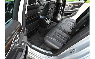 BMW 750d 750d xDrive - автомобили, коли, обяви за нови и употребявани 7