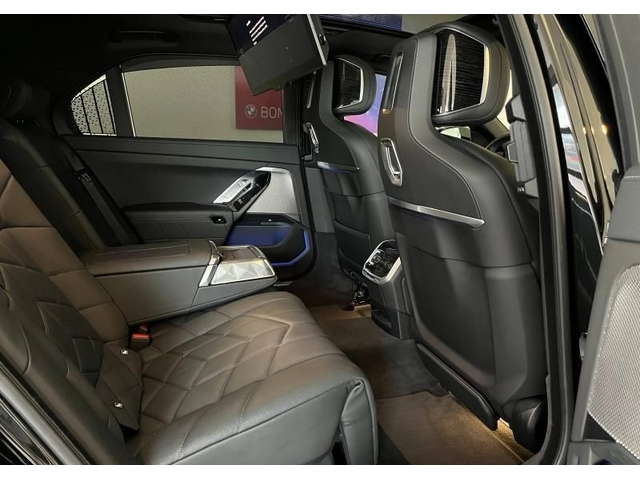 BMW 750е 750е Plug-in Hybrid xDrive - автомобили, коли, обяви за нови и употребявани 6