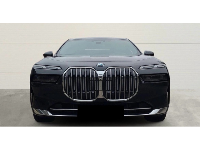 BMW 750e 750e xDrive - автомобили, коли, обяви за нови и употребявани 0