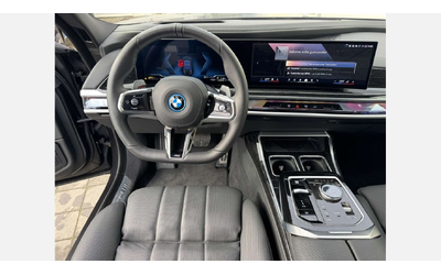 BMW 750e xDrive Sedan - автомобили, коли, обяви за нови и употребявани 12