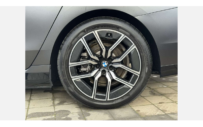 bmw-750e-xdrive-sedan - 4