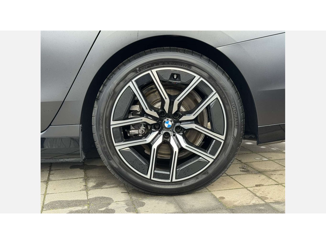 BMW 750e xDrive Sedan - автомобили, коли, обяви за нови и употребявани 4