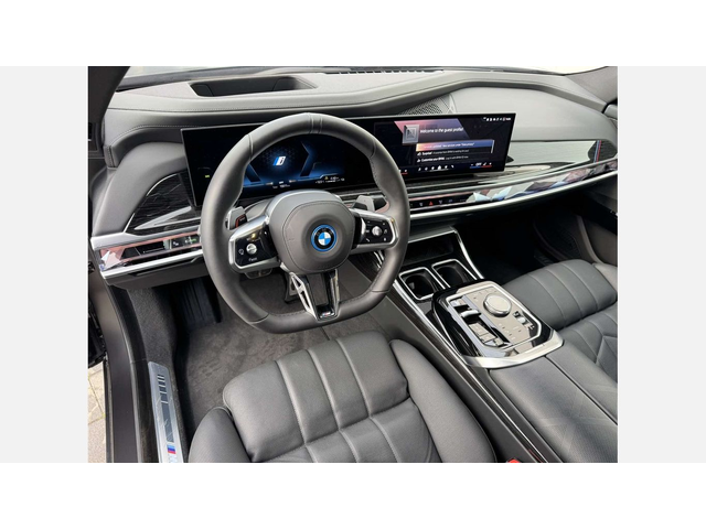 BMW 750e xDrive Sedan - автомобили, коли, обяви за нови и употребявани 5