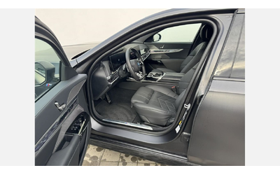 BMW 750e xDrive Sedan - автомобили, коли, обяви за нови и употребявани 7