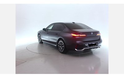 bmw-750e-xdrive-sedan - 2