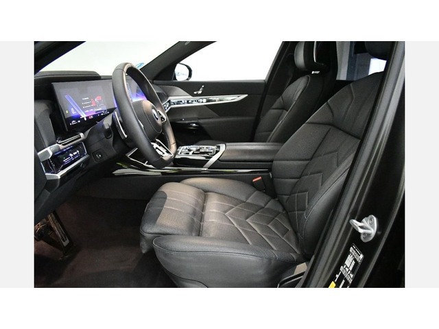 BMW 750e xDrive Sedan - автомобили, коли, обяви за нови и употребявани 6