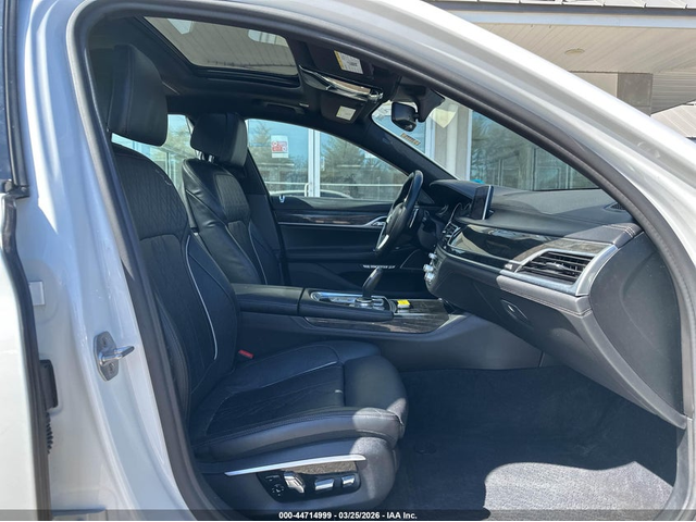 BMW 750I 4.4L V-8 DI, DOHC, VVT, TURBO, 445HP All Wheel Drive - автомобили, коли, обяви за нови и употребявани 4