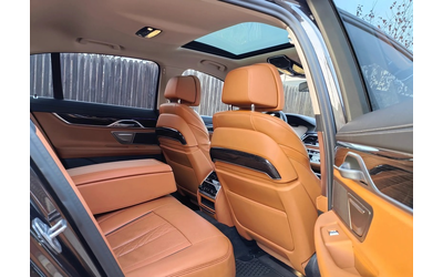 BMW 750i 750i xDrive - автомобили, коли, обяви за нови и употребявани 7