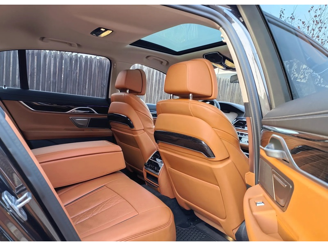 BMW 750i 750i xDrive - автомобили, коли, обяви за нови и употребявани 7