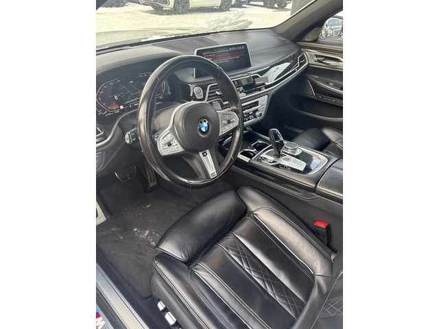 BMW 750i 750i xDrive М-Sport - автомобили, коли, обяви за нови и употребявани 4