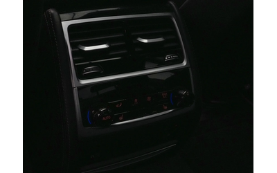 BMW 750i 750i xDrive M-Sport - автомобили, коли, обяви за нови и употребявани 10