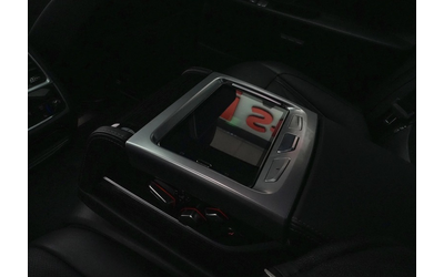 BMW 750i 750i xDrive M-Sport - автомобили, коли, обяви за нови и употребявани 12