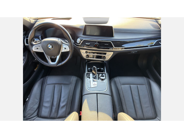 BMW 750i xDrive - автомобили, коли, обяви за нови и употребявани 6