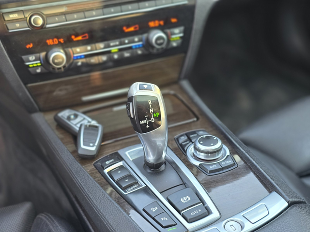 BMW 750il xDrive 2010 - автомобили, коли, обяви за нови и употребявани 15