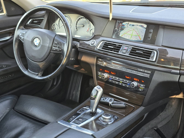 BMW 750il xDrive 2010 - автомобили, коли, обяви за нови и употребявани 16