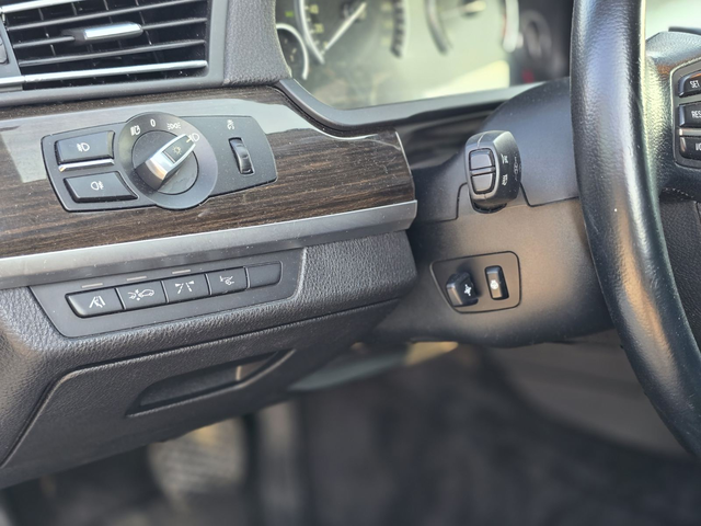 BMW 750il xDrive 2010 - автомобили, коли, обяви за нови и употребявани 5