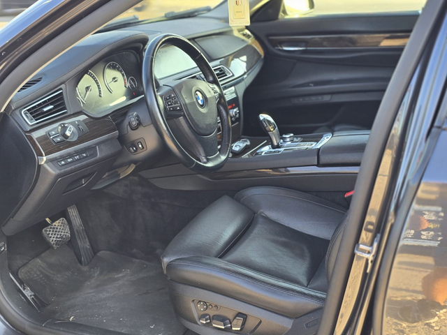 BMW 750il xDrive 2010 - автомобили, коли, обяви за нови и употребявани 6
