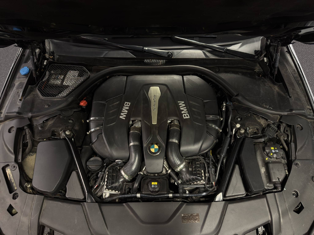 BMW 750Li xDrive - автомобили, коли, обяви за нови и употребявани 17