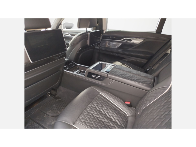 BMW 750Li xDrive Sedan - автомобили, коли, обяви за нови и употребявани 7