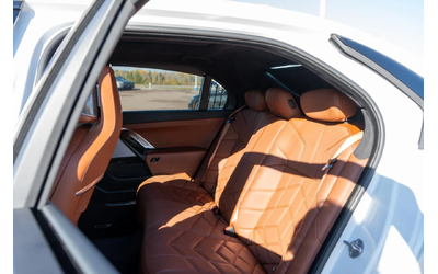 BMW 760 Swarovski* Mineral White Metallic - автомобили, коли, обяви за нови и употребявани 11