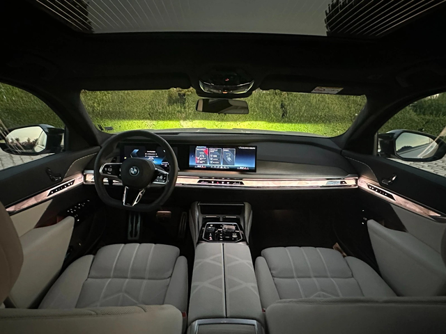 BMW 760 M760e / xDrive / AUTO DOOR/ TV THEATRE / M-SPORT PRO - автомобили, коли, обяви за нови и употребявани 10