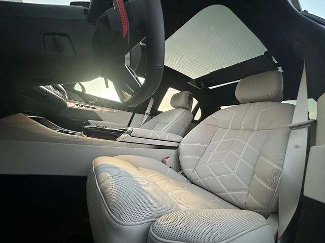 BMW 760 M760e / xDrive / AUTO DOOR/ TV THEATRE / M-SPORT PRO - автомобили, коли, обяви за нови и употребявани 13