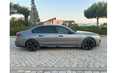 BMW 760 M760e / xDrive / AUTO DOOR/ TV THEATRE / M-SPORT PRO - автомобили, коли, обяви за нови и употребявани 6