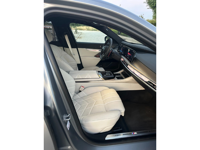 BMW 760 M760e / xDrive / AUTO DOOR/ TV THEATRE / M-SPORT PRO - автомобили, коли, обяви за нови и употребявани 7