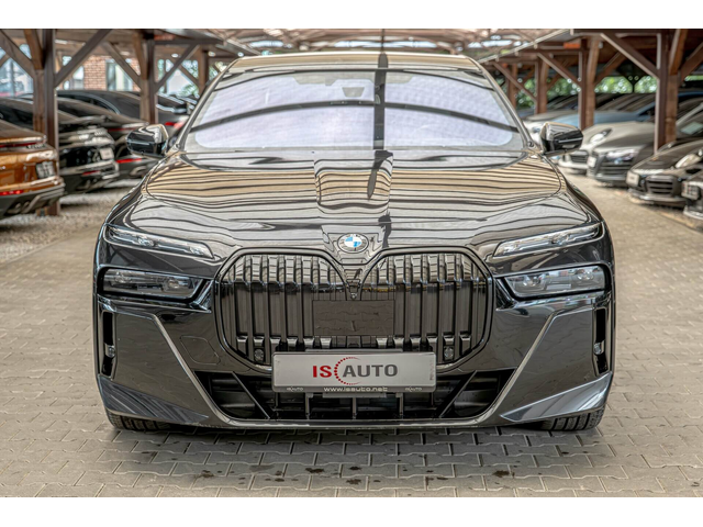 BMW 760i 4.4i V8/M-Sport/Individual/Камера 360/Обдухване/HuD/ - автомобили, коли, обяви за нови и употребявани 0