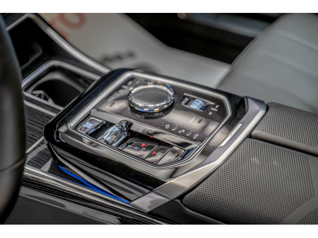 BMW 760i 4.4i V8/M-Sport/Individual/Камера 360/Обдухване/HuD/ - автомобили, коли, обяви за нови и употребявани 11