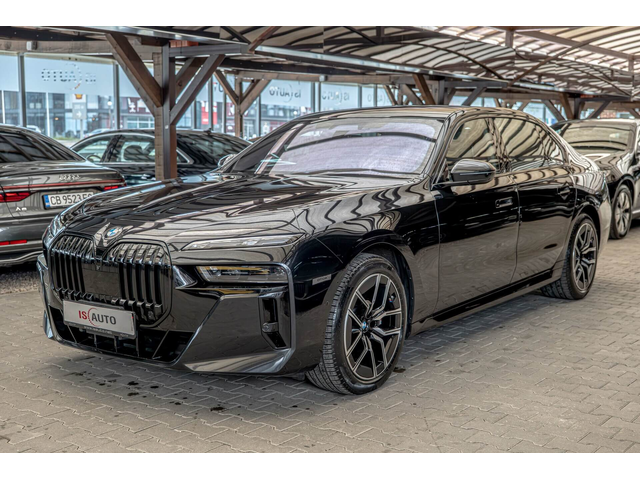 BMW 760i 4.4i V8/M-Sport/Individual/Камера 360/Обдухване/HuD/ - автомобили, коли, обяви за нови и употребявани 1