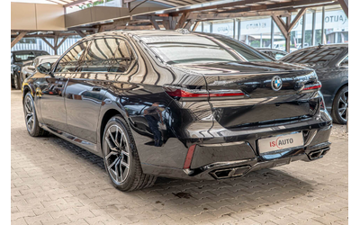 bmw-760i-4-4i-v8-m-sport-individual-kamera-360-obduhvane-hud - 4