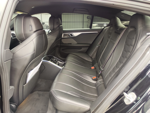 BMW 850 MPAK* STATE1* 360CAM* HARMAN* PODGREV* OBDUH* - автомобили, коли, обяви за нови и употребявани 6