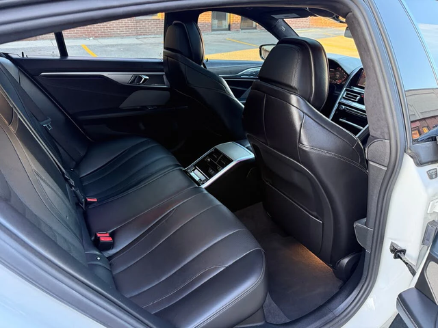 BMW 850 XDRIVE * SWAROVSKI * 360 * LASER * ПОДГРЕВ * PANO - автомобили, коли, обяви за нови и употребявани 8