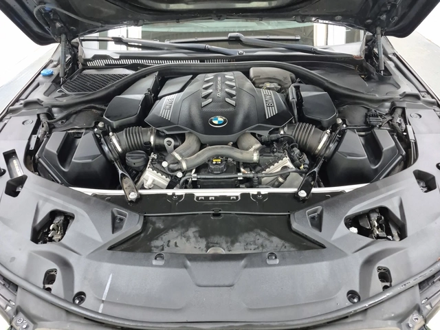 BMW 850 M850i xDRIVE / CARFAX - автомобили, коли, обяви за нови и употребявани 12