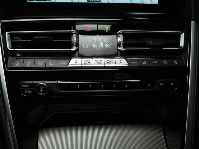 BMW 850 i xDrive M SPORT* DISTRONIC* BOWERS & WILKINS* 360 - автомобили, коли, обяви за нови и употребявани 11